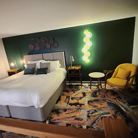 Pinnacle Suites Hotel Cowes  Zewnętrze zdjęcie