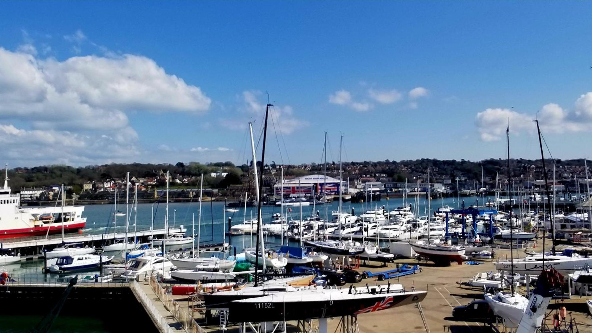 Pinnacle Suites Hotel Cowes  Zewnętrze zdjęcie
