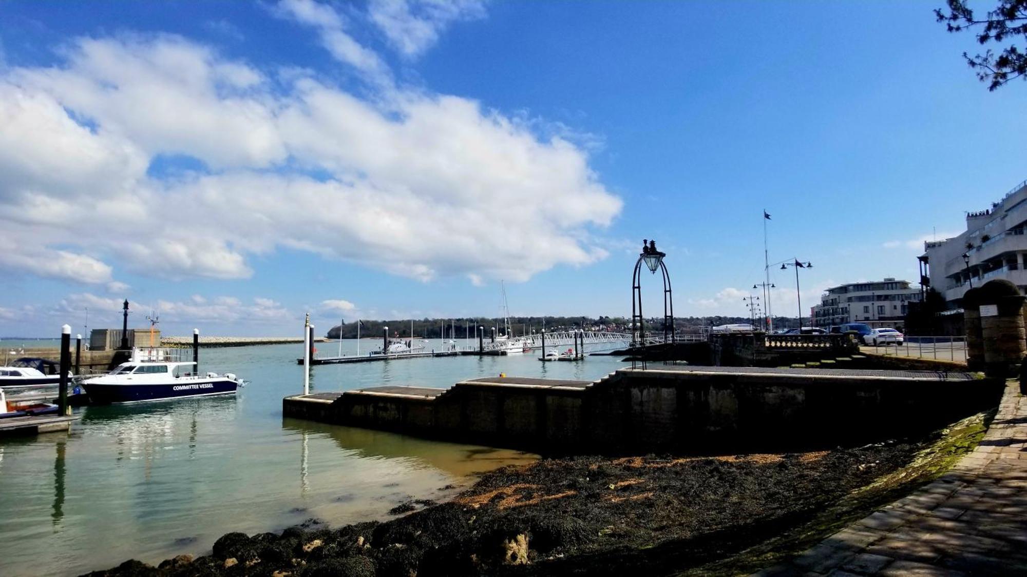 Pinnacle Suites Hotel Cowes  Zewnętrze zdjęcie