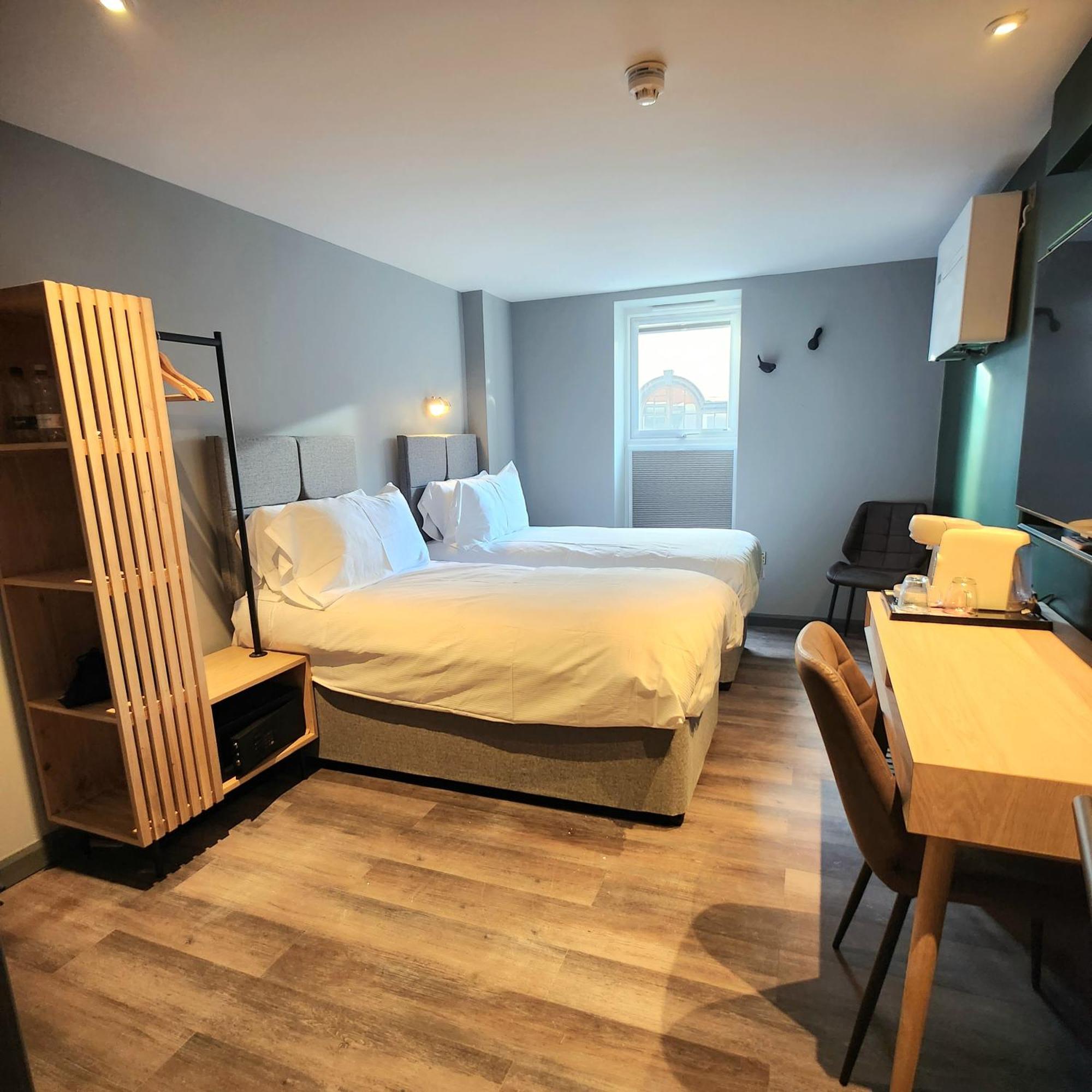 Pinnacle Suites Hotel Cowes  Zewnętrze zdjęcie