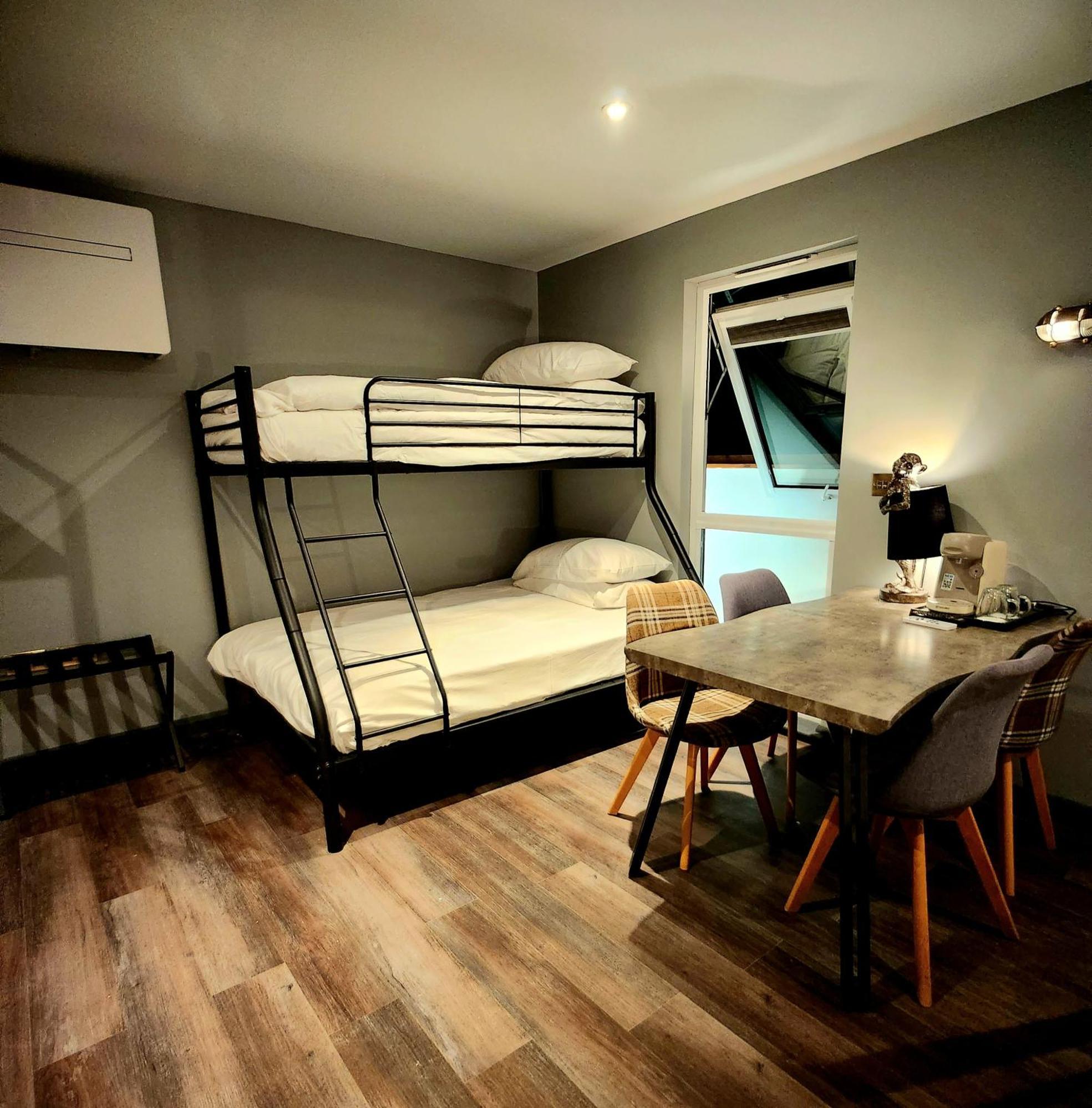 Pinnacle Suites Hotel Cowes  Zewnętrze zdjęcie