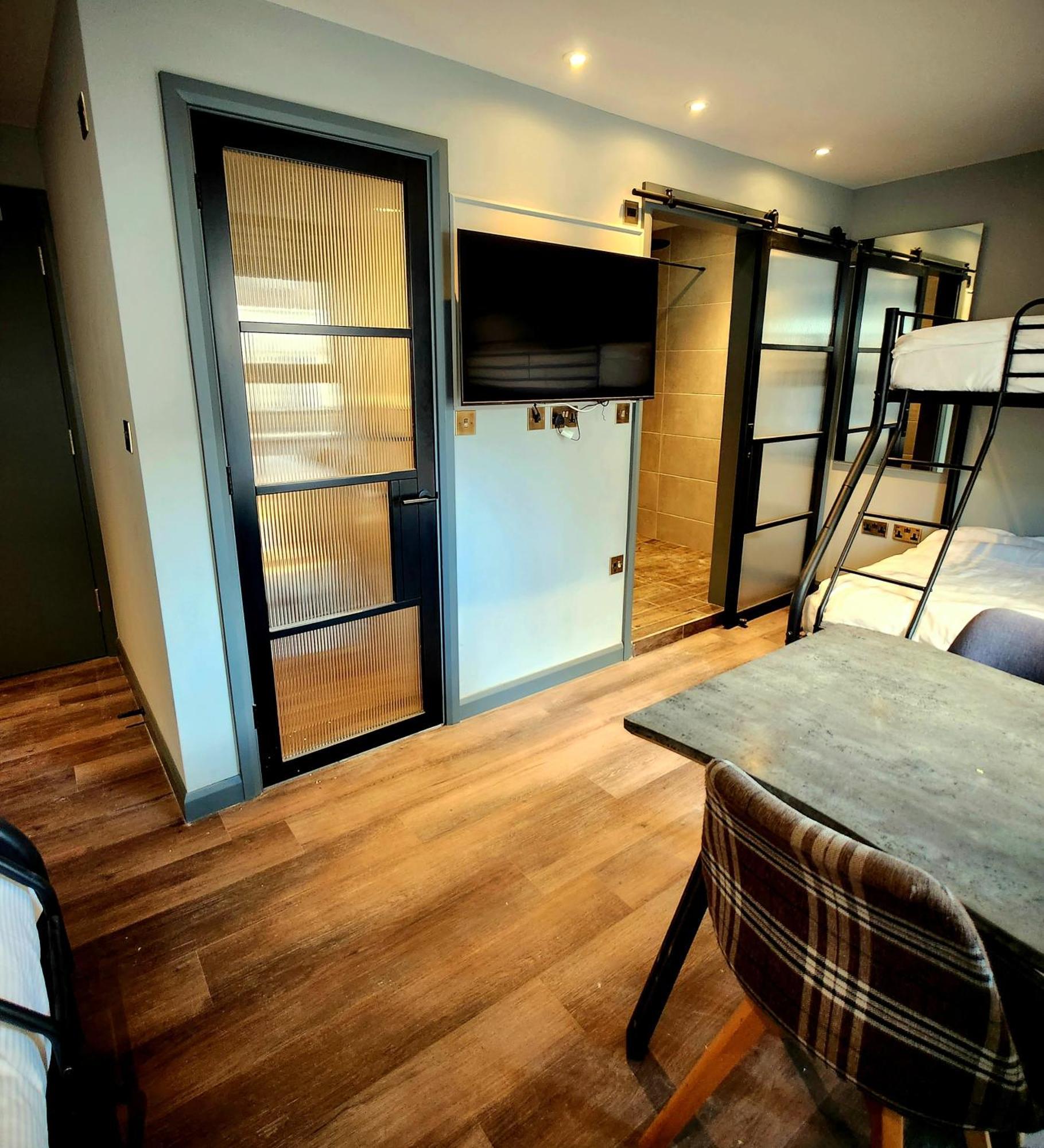 Pinnacle Suites Hotel Cowes  Zewnętrze zdjęcie