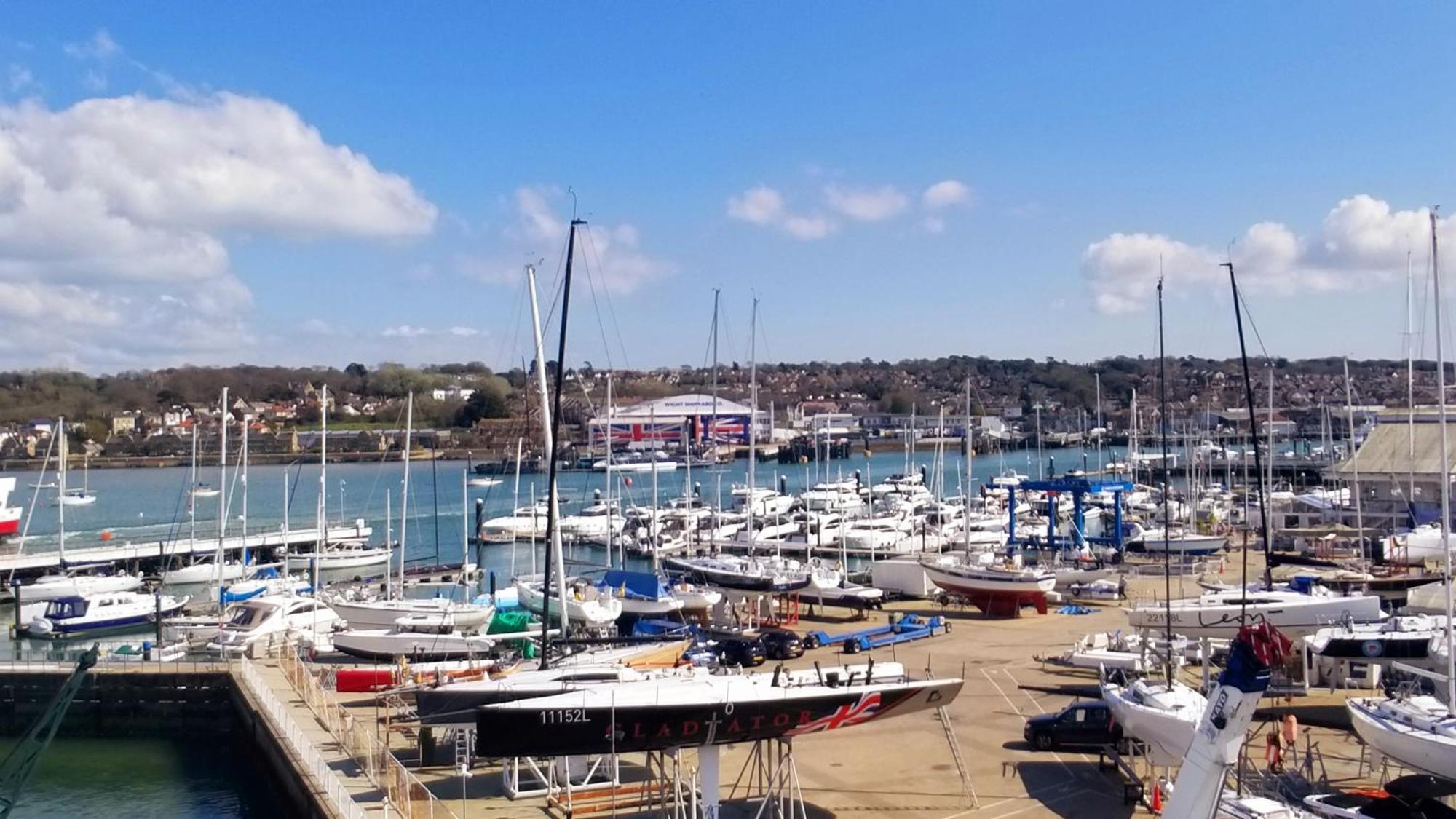 Pinnacle Suites Hotel Cowes  Zewnętrze zdjęcie