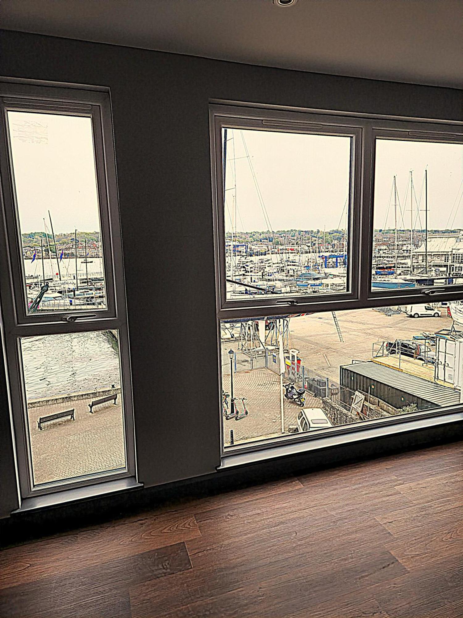 Pinnacle Suites Hotel Cowes  Zewnętrze zdjęcie