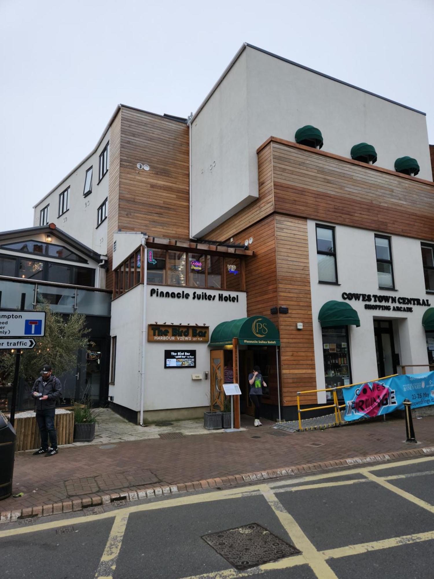 Pinnacle Suites Hotel Cowes  Zewnętrze zdjęcie